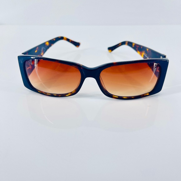 BCBG MaxAzria Women's Sunglasses Brown Frame Shades Very Good Condition - Picture 2 of 7